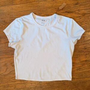 Uniqlo Stretch Crop T Shirt
